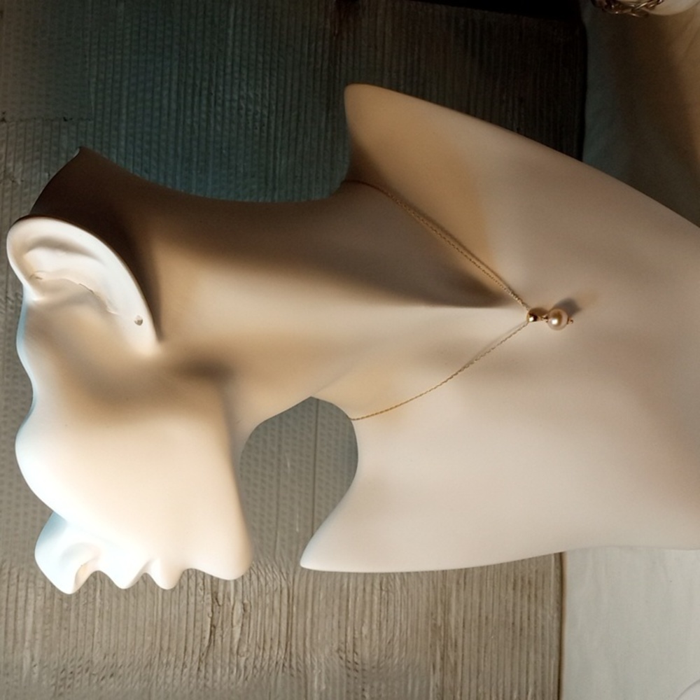 Stamped 14k gold chain 18" with fresh water pearl on stamped gold bale JCM